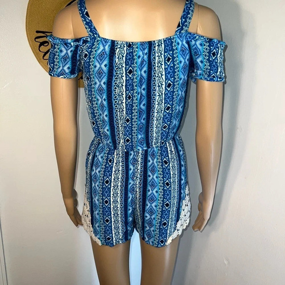 Xrtaordinary, XL, juniors, blue,black,white, geometric print, cold shoulder lace - Picture 2 of 10